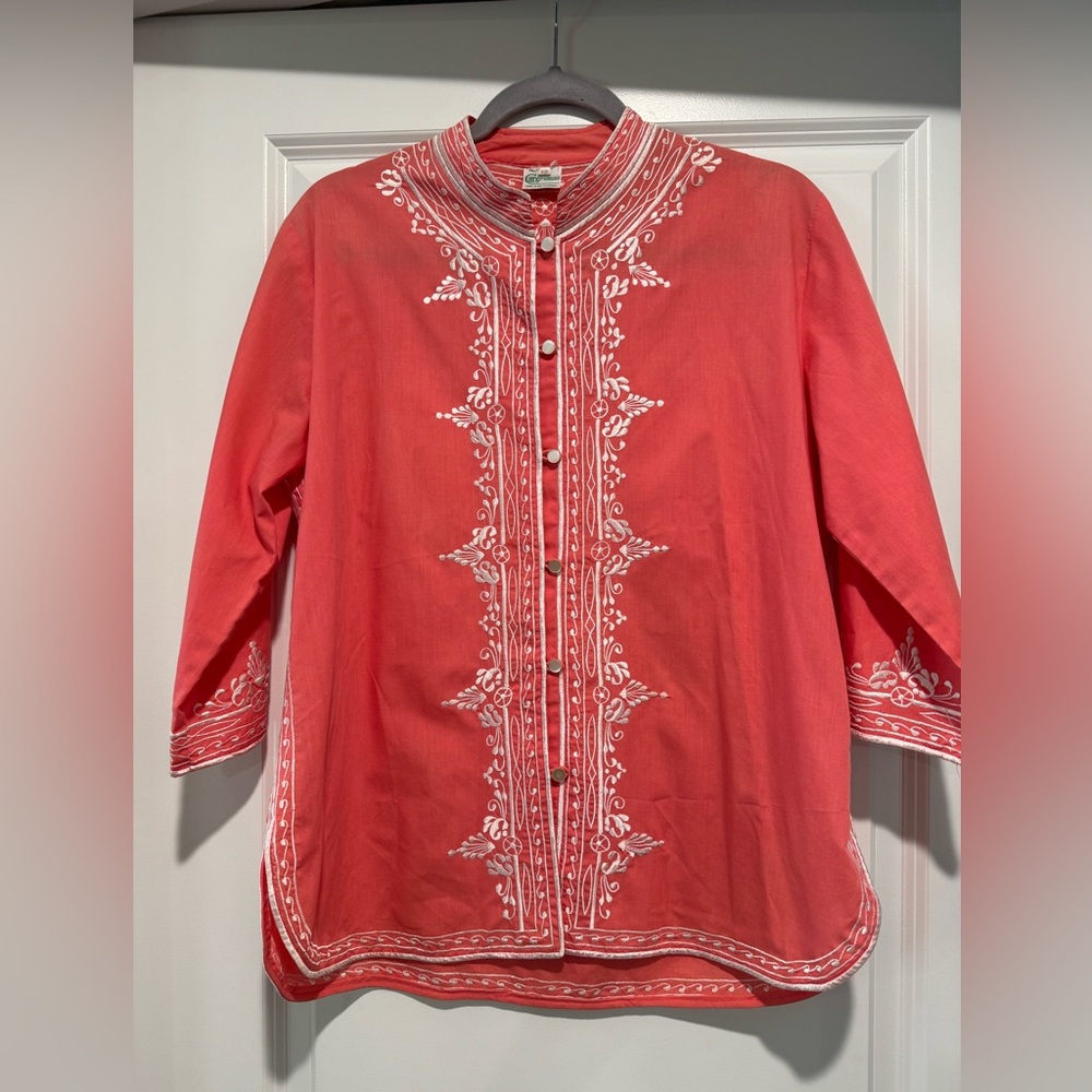 Caro of Honolulu embroidered‎ top